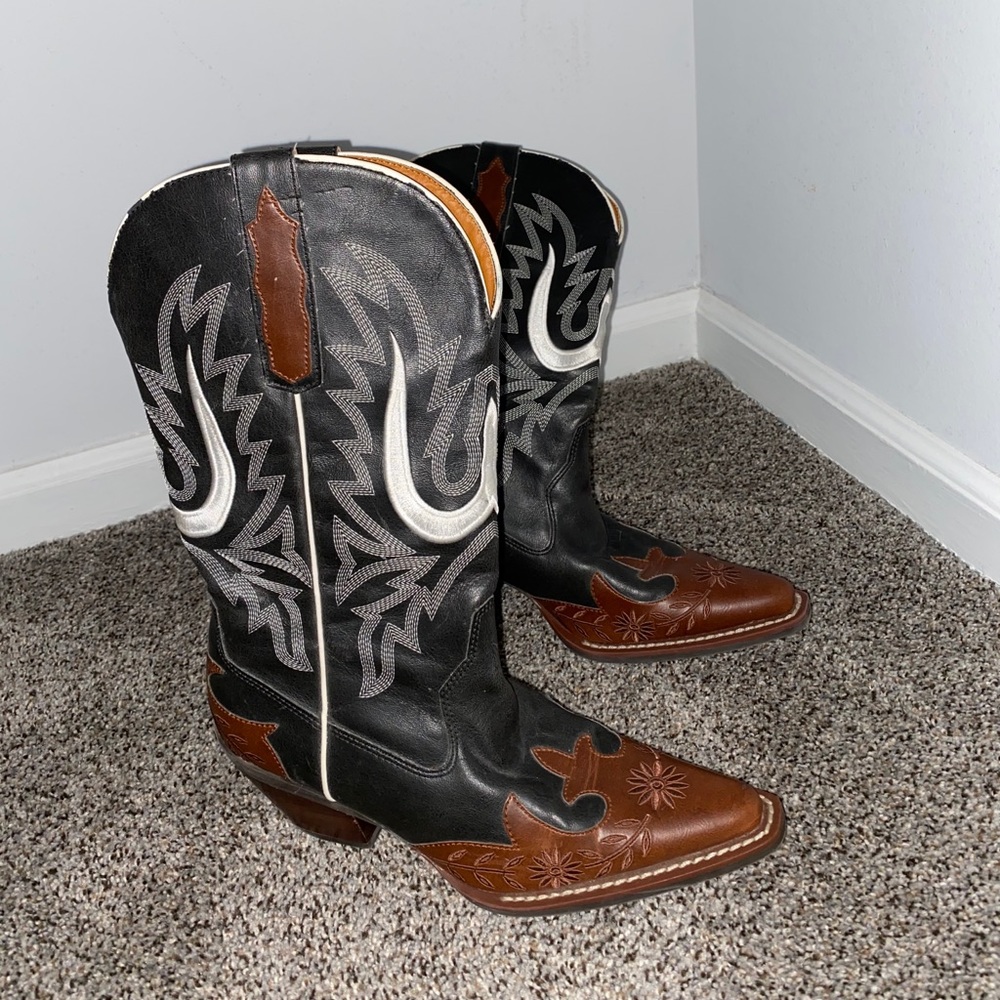 Tony Lama Nomad Spur Daisy Cowgirl Boots